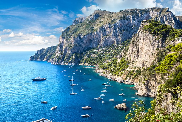 Image of cliffs in Capri, Italy